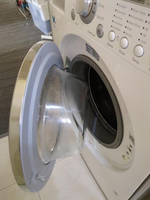 Second-hand LG 9kg / 5kg Washer-Dryer Combo - Photo 5)