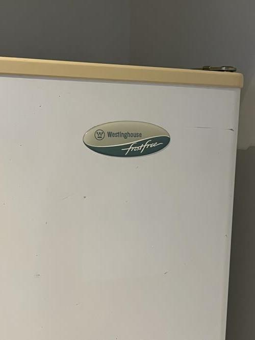 Second-hand Westinghouse 215L Top Mount Fridge - Photo 5)