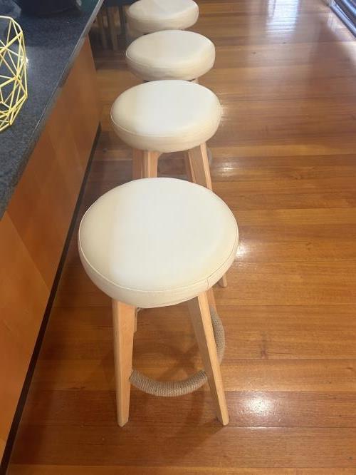 Second-hand Set of 4 Stools - Photo 5)