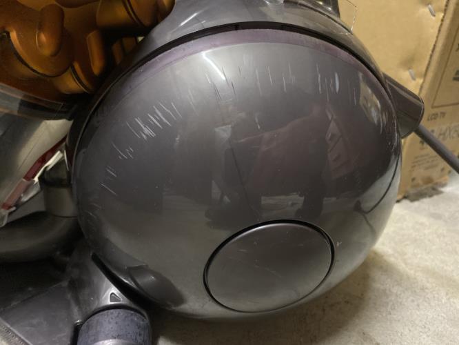 Second-hand Dyson Vacuum Cleaner - Photo 5)