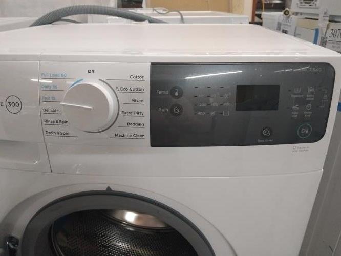 Second-hand Westinghouse 7.5kg Front Load Washing Machine - Photo 5)