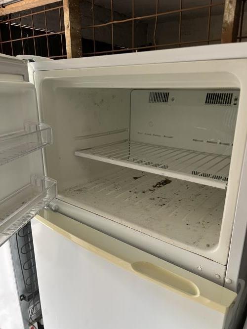 Second-hand Kelvinator 420L Top Mount Fridge - Photo 5)