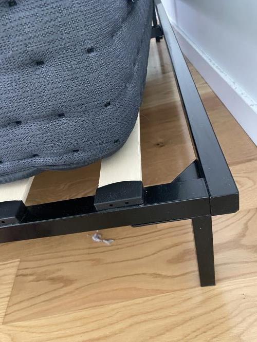 Second-hand Queen Size Bed Frame - Photo 5)