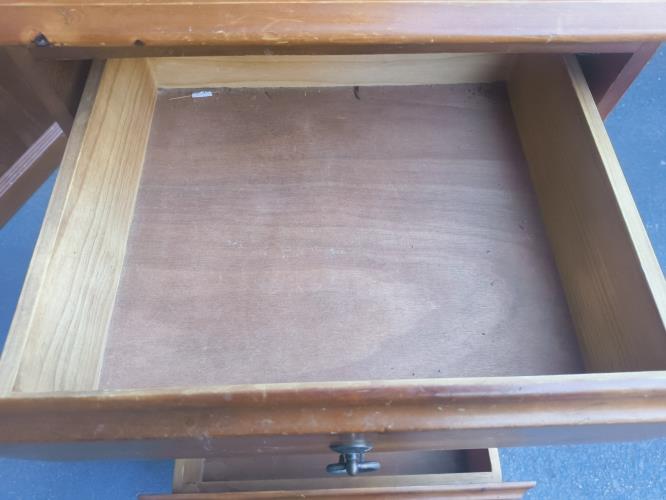 Second-hand  - Photo 5)