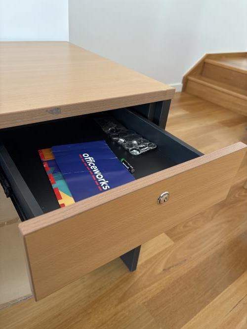 Second-hand Study Desk - Photo 5)
