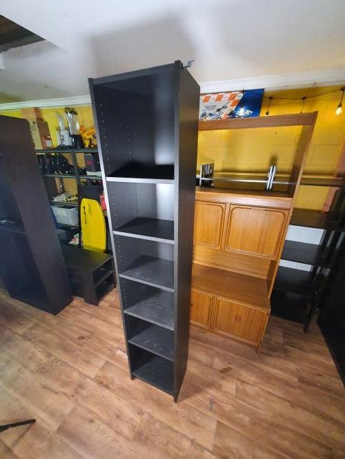 Second-hand IKEA Bookshelf - Photo 5)