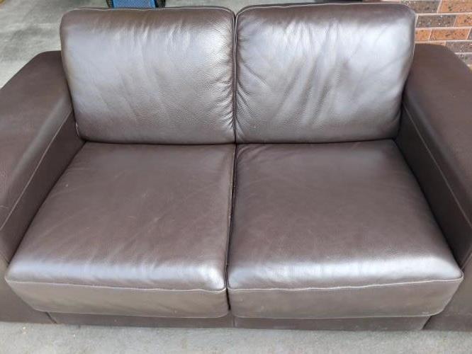 Second-hand Two Seater Couch - Photo 5)