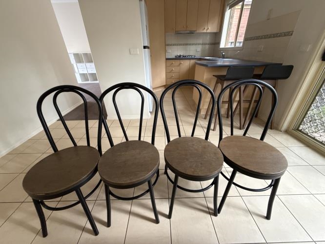 Second-hand Dining Table with 4 Chairs - Photo 5)