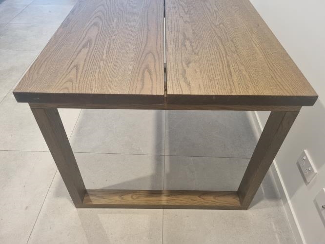 Second-hand IKEA Dining Table (no chairs) - Photo 5)