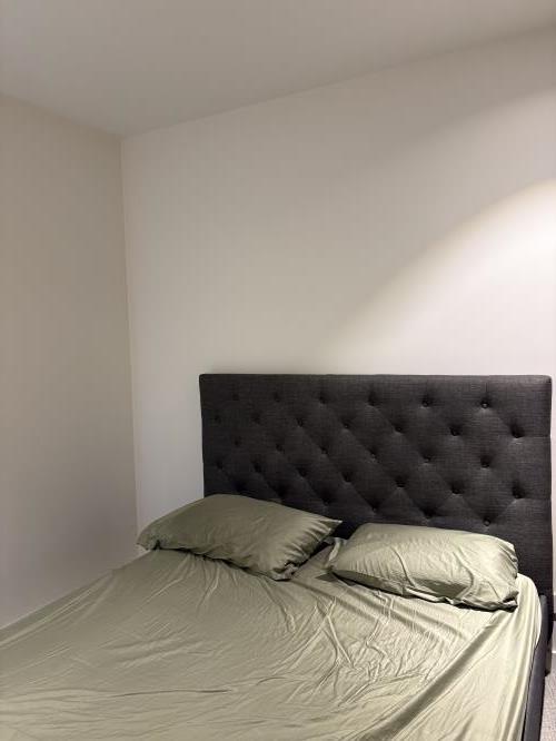 Second-hand Queen Bed Frame - Photo 5)