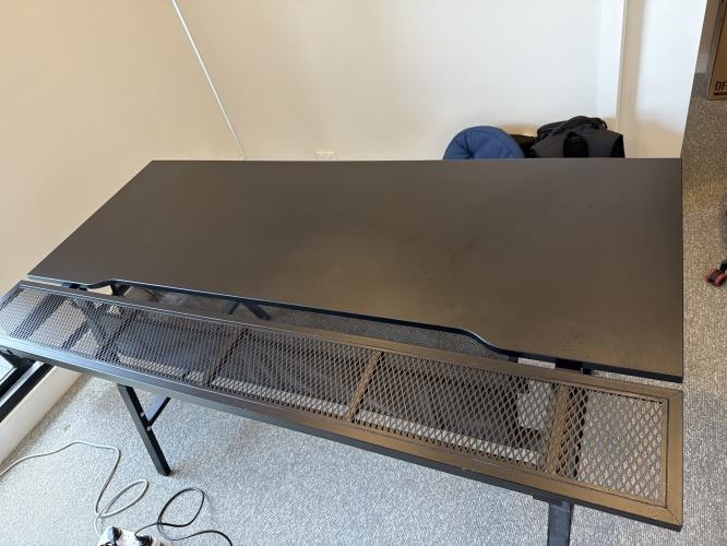 Second-hand IKEA UTESPELARE Gaming Desk - Photo 5)