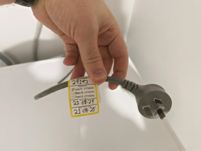 Second-hand LG 7kg Front Load Washing Machine - Photo 5)