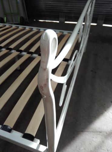 Second-hand Queen Bed Frame - Photo 5)