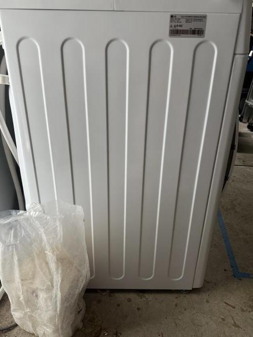 Second-hand LG 9kg Front Load Washing Machine - Photo 5)