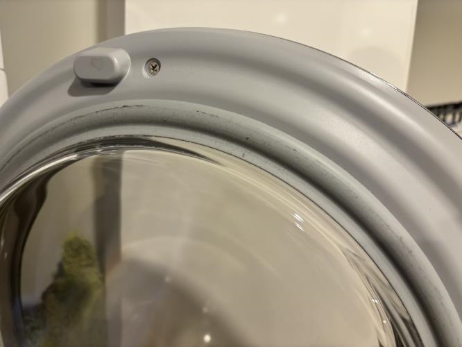 Second-hand LG 8kg Front Load Washing Machine - Photo 5)