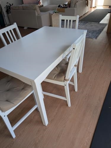 Second-hand Dining Table with 4 Chairs - Photo 5)