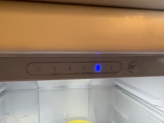 Second-hand Chiq 202L Top Mount Fridge - Photo 5)