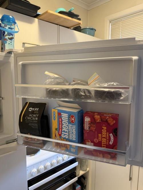 Second-hand Chiq 435L Top Mount Fridge - Photo 5)