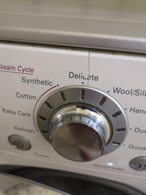 Second-hand LG 9kg / 5kg Washer-Dryer Combo - Photo 6)