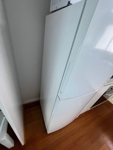 Second-hand Kelvinator 231L Top Mount Fridge - Photo 6)