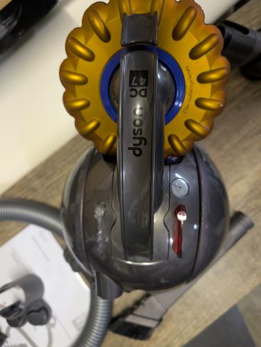 Second-hand Dyson Vacuum Cleaner - Photo 6)