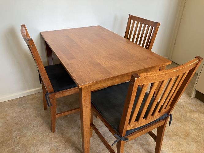 Second-hand Dining Table with 4 Chairs - Photo 6)