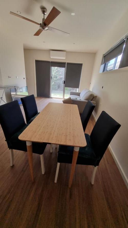 Second-hand IKEA Dining Table with 4 Chairs - Photo 6)