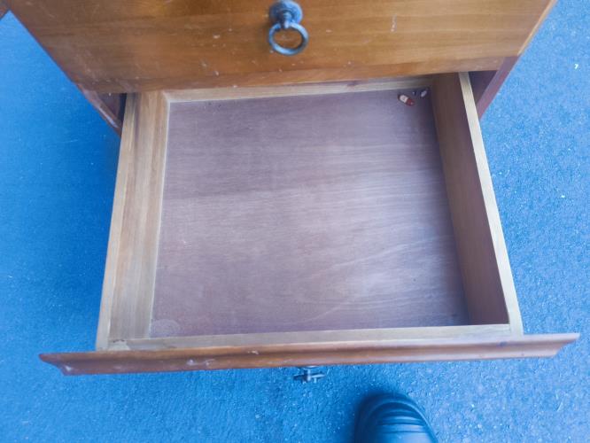 Second-hand  - Photo 6)