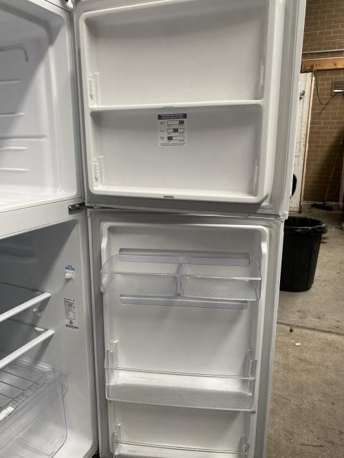 Second-hand Kelvinator 231L Top Mount Fridge - Photo 6)