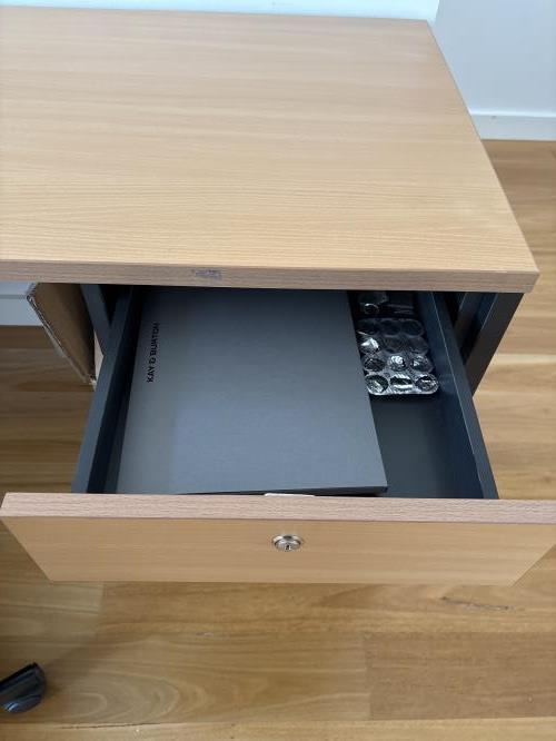 Second-hand Study Desk - Photo 6)