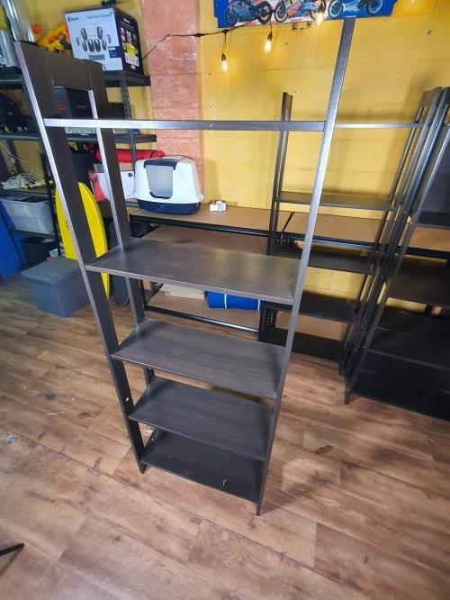 Second-hand  - Photo 6)