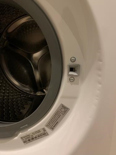 Second-hand Electrolux 9kg Front Load Washing Machine - Photo 6)
