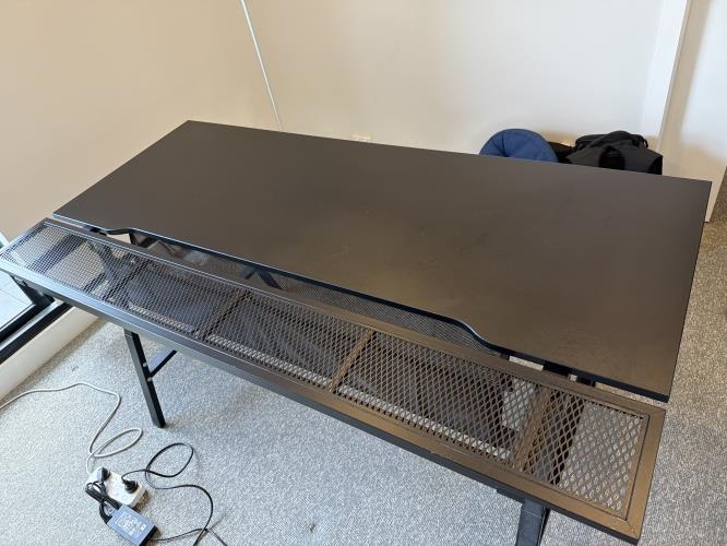 Second-hand IKEA UTESPELARE Gaming Desk - Photo 6)