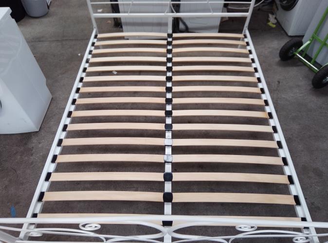 Second-hand Queen Bed Frame - Photo 6)