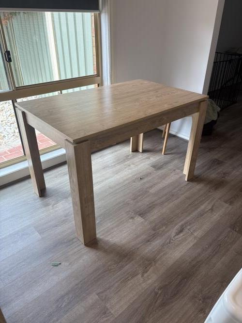 Second-hand Dining Table with 6 Chairs - Photo 6)