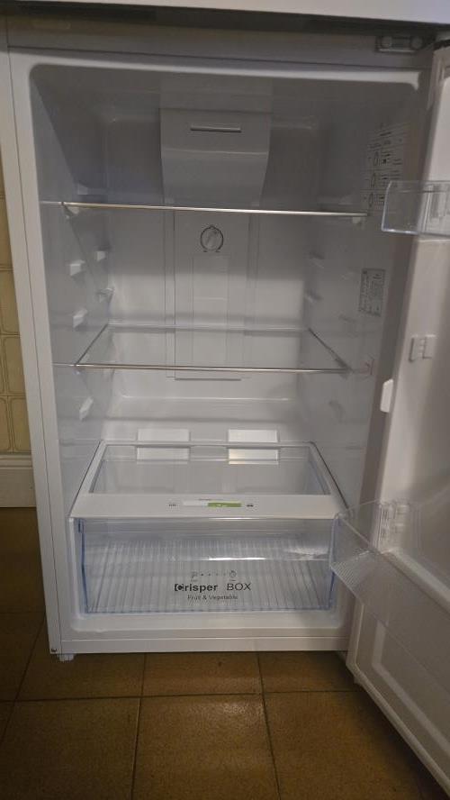 Second-hand Chiq 216L Top Mount Fridge - Photo 6)