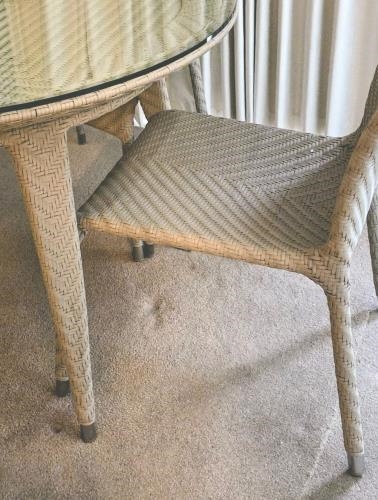 Second-hand Glass Top Outdoor Table with 4 Chairs - Photo 6)