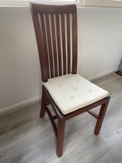 Second-hand Dining Table with 4 Chairs - Photo 7)