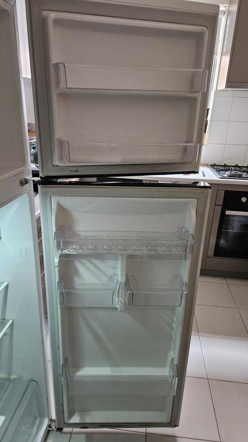 Second-hand LG 279L Top Mount Fridge - Photo 7)