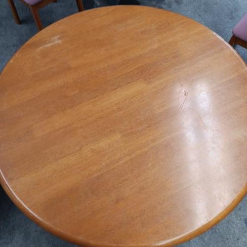 Second-hand Dining Table with 3 Chairs - Photo 7)