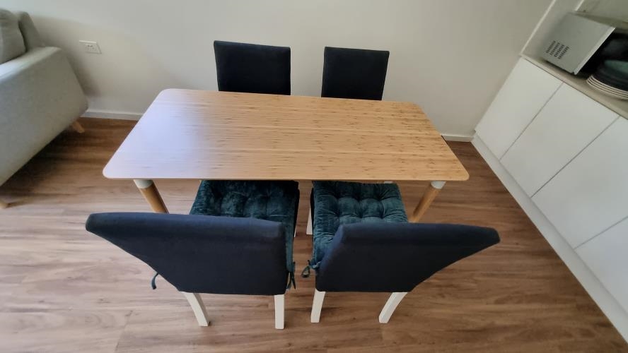 Second-hand IKEA Dining Table with 4 Chairs - Photo 7)