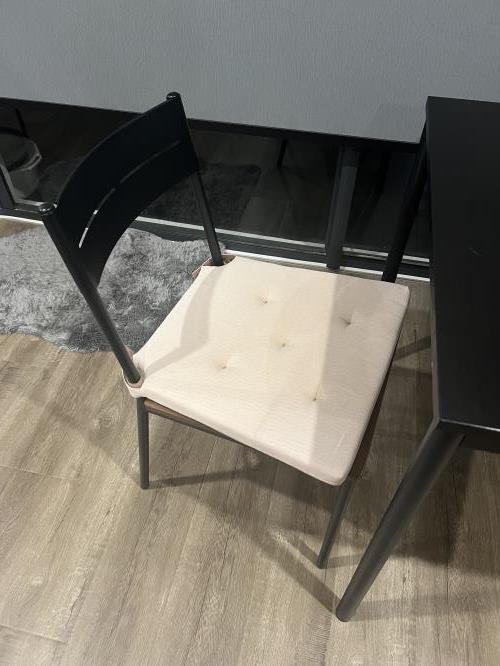 Second-hand IKEA Dining Table with 2 Chairs - Photo 7)