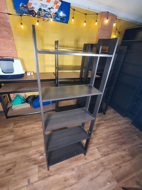 Second-hand  - Photo 7)