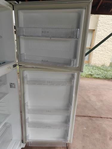 Second-hand LG 422L Top Mount Fridge - Photo 7)