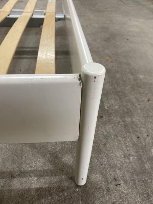 Second-hand Queen Size Bed Frame - Photo 7)