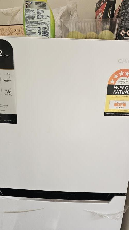 Second-hand Chiq 202L Top Mount Fridge - Photo 7)
