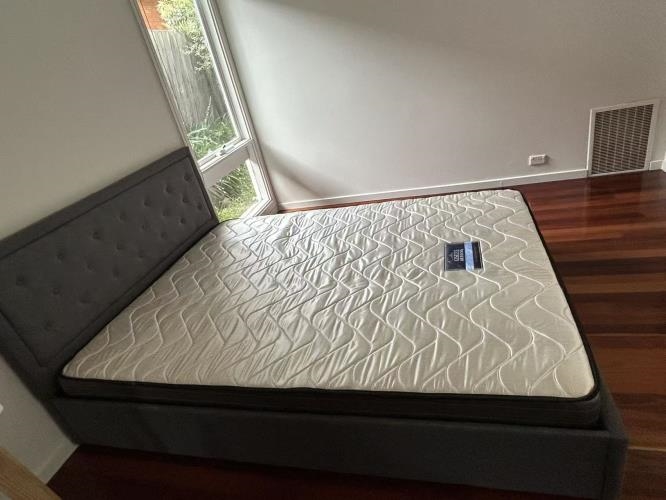 Second-hand Queen Size Bed Frame - Photo 7)