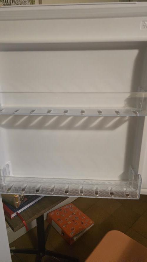 Second-hand Chiq 216L Top Mount Fridge - Photo 7)