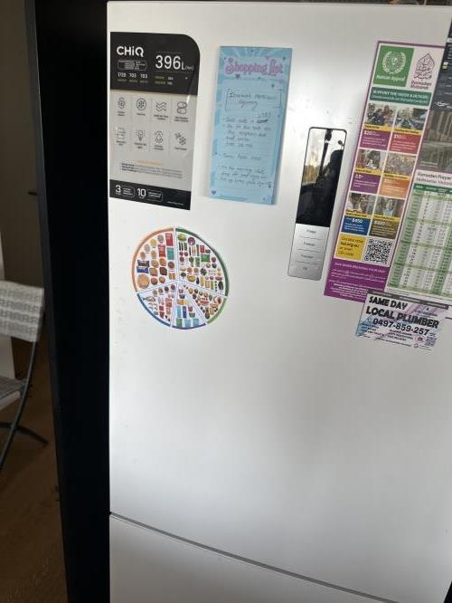 Second-hand Chiq 396L Bottom Mount Fridge - Photo 7)
