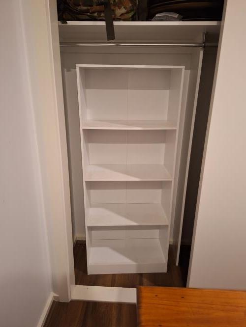 Second-hand Bookshelf - Photo 7)